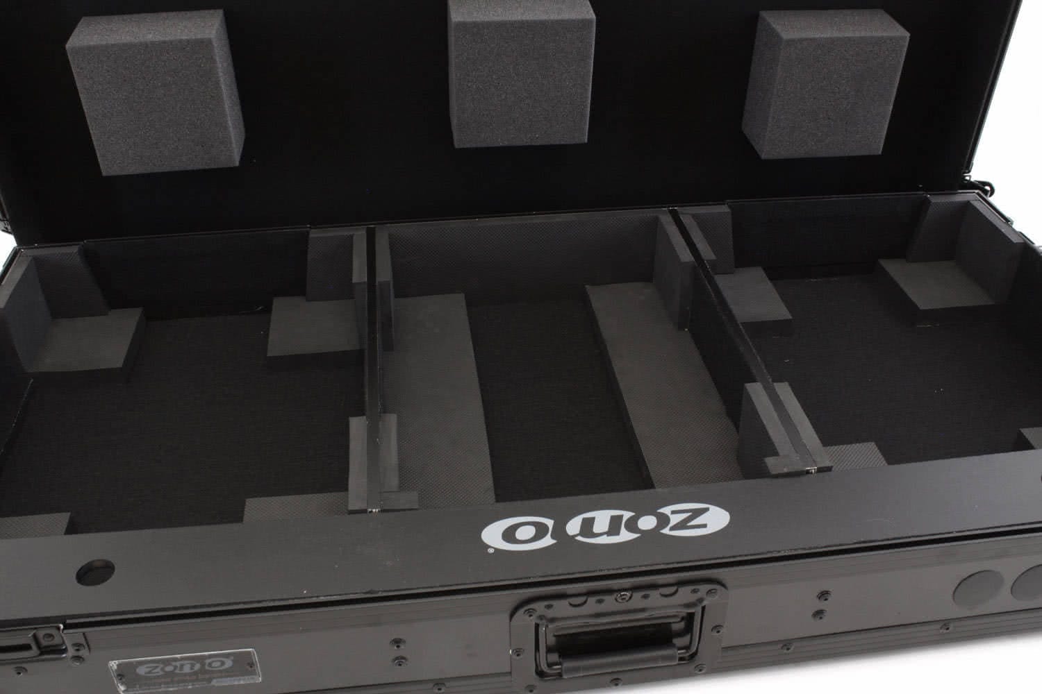 Zomo VLX-1800 NSE Flightcase fekete laminált külső felülete és gömbsarkai