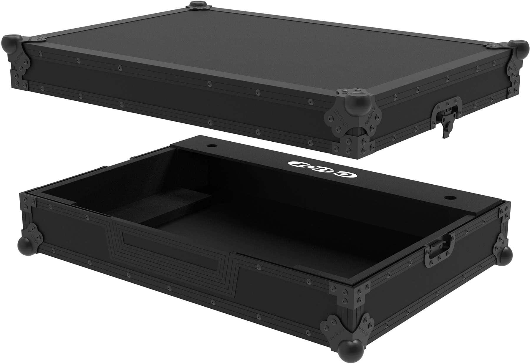 Zomo P-DDJ-FLX10 NSE flightcase előlap nélkül, belül a DDJ-FLX10 kontrollerrel