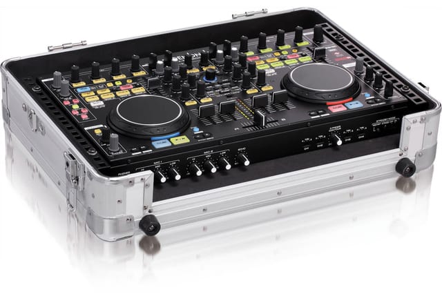 Zomo MFC-6000 ezüst Flightcase elölnézetből