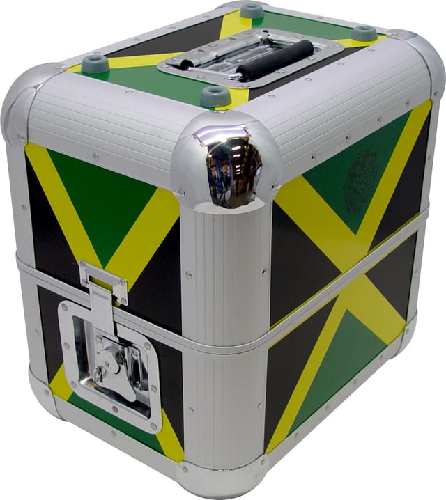 Zomo Recordcase MP-80 XT Jamaica Flag lemeztok elölnézetben