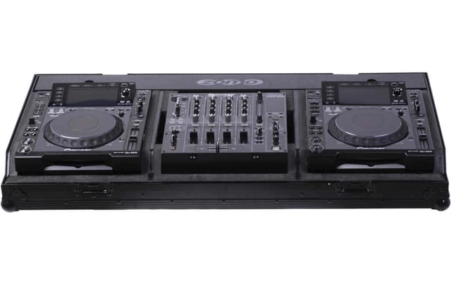 Zomo Set 2000 NSE fekete flightcase zárt állapotban, elölnézet