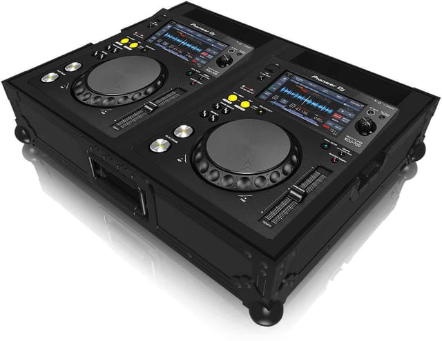 Zomo XDJ-700 NSE fekete Flightcase, ferde elölnézet