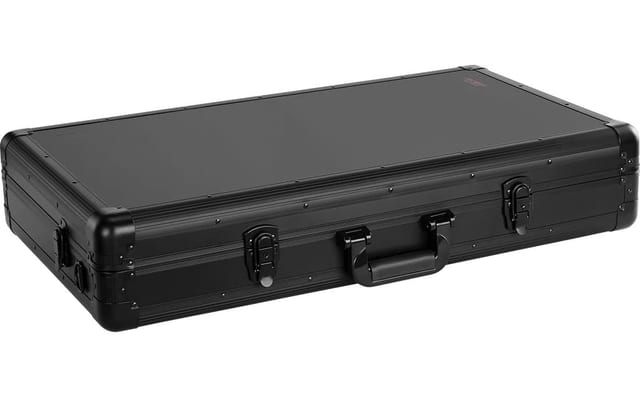 Zomo MFC-40 fekete kontroller flightcase zárt állapotban, elölnézet
