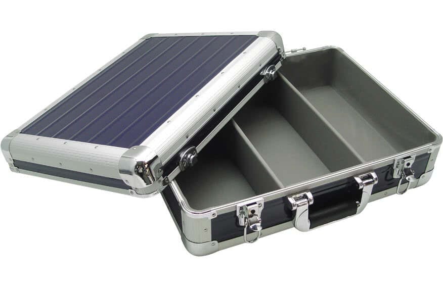 Zomo CD-Case CD-MK3 XT zárt állapotban, ezüst színben