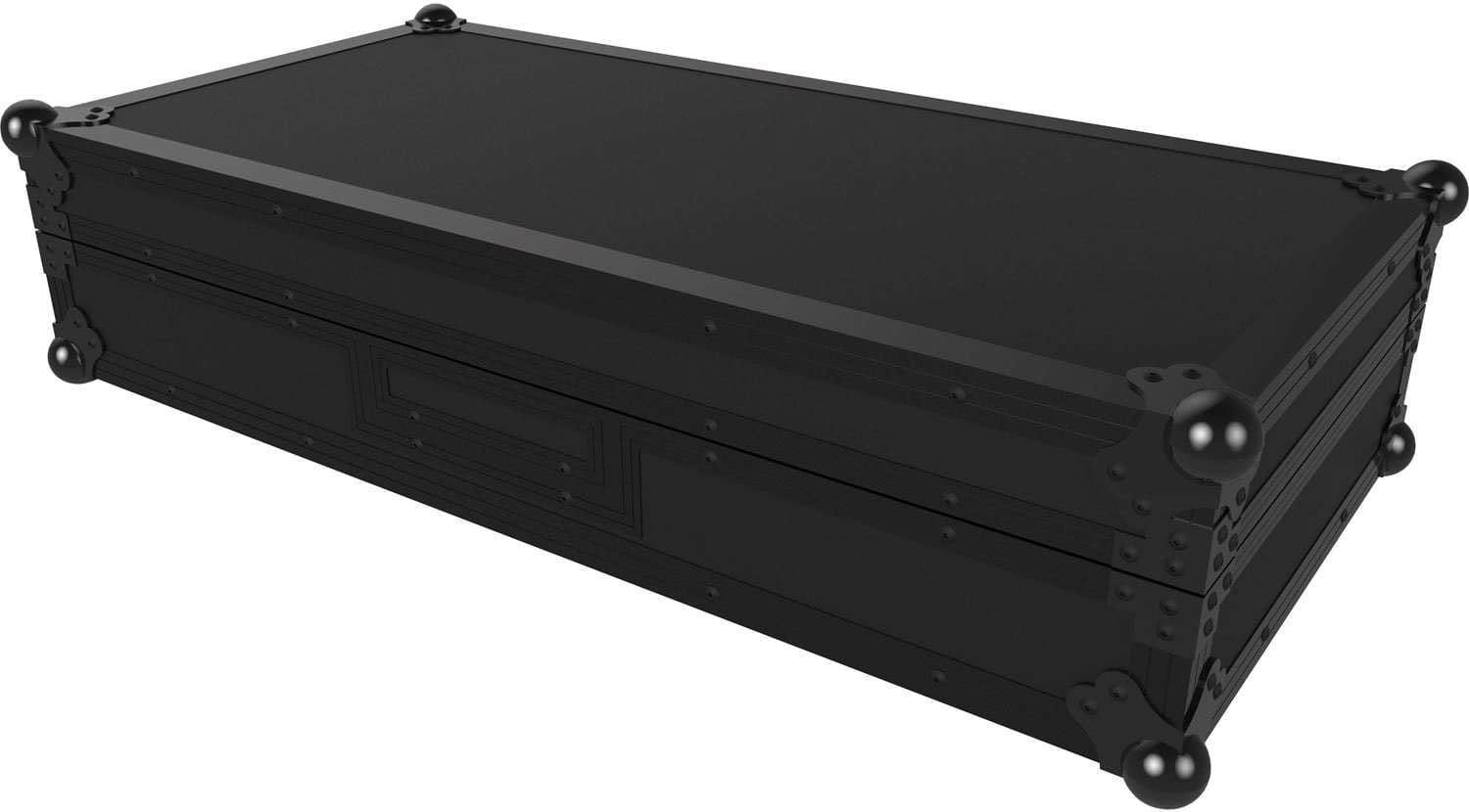 Zomo PLX9 NSE flightcase nyitva, két lemezjátszó és keverő helyével
