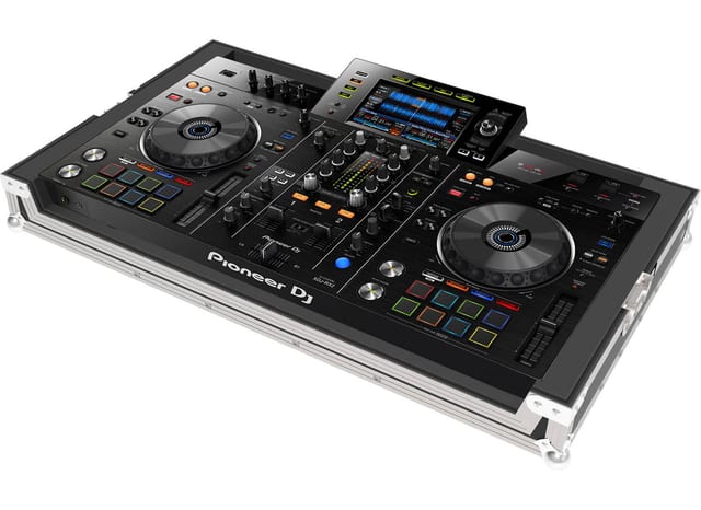PEP FC-RX2 flightcase Pioneer XDJ-RX2-höz, ezüst gömbsarkokkal, zárt állapotban