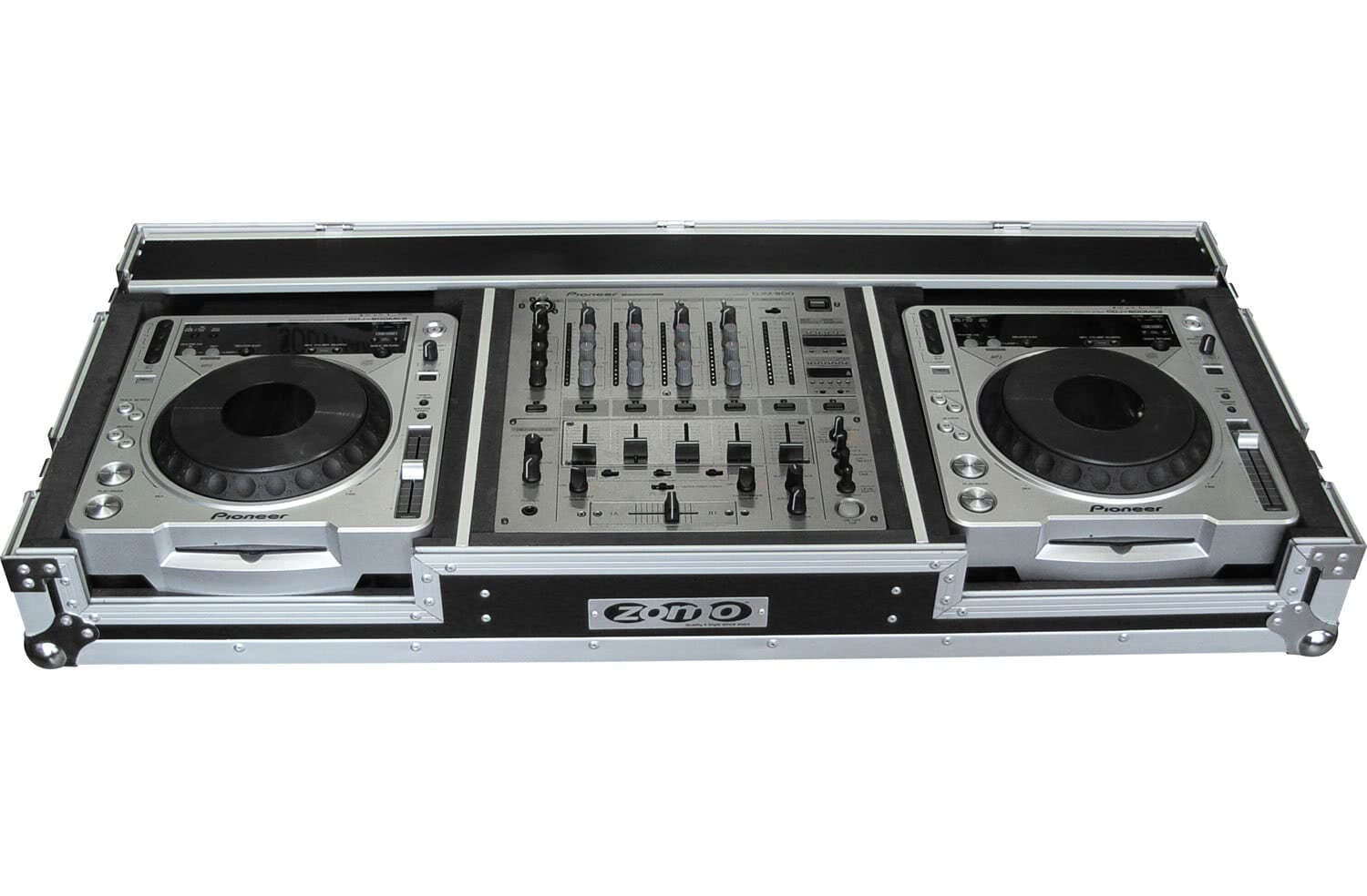 Zomo P-800/12 flightcase részlet a záraknál és az éleknél