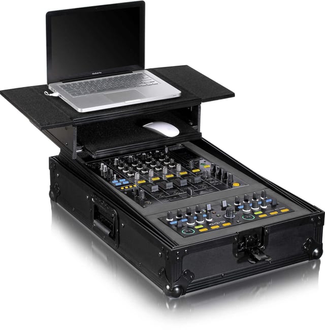 Zomo Flightcase P-MC Plus NSE fekete flightcase zárt állapotban