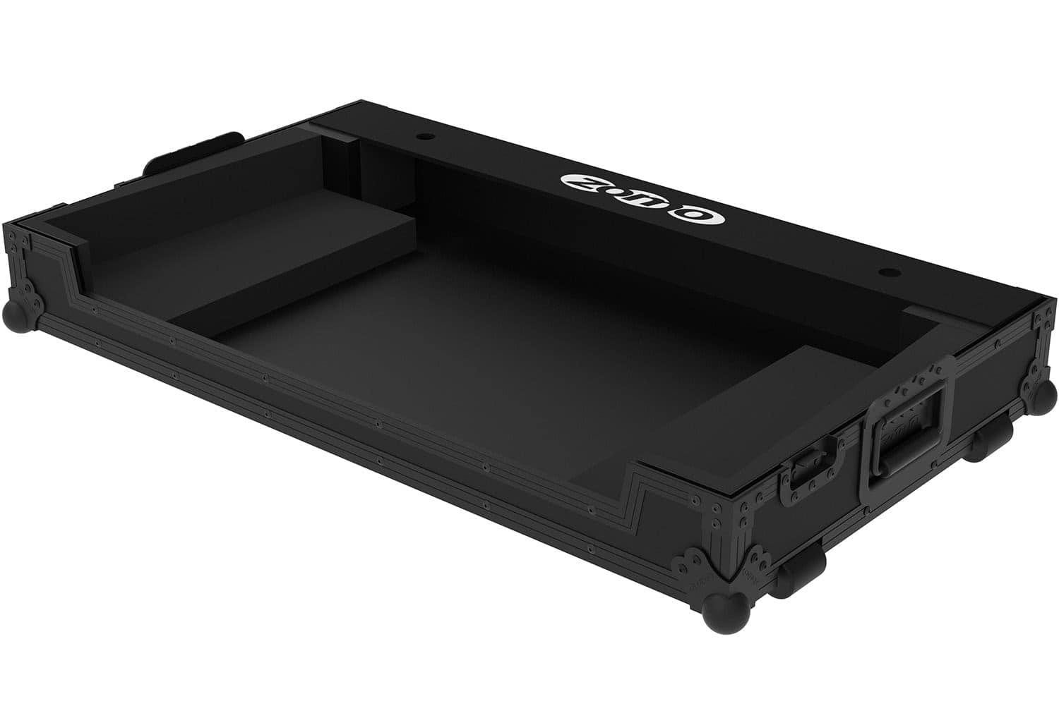 Fekete NSE flightcase pillangózárakkal és alumínium élekkel, oldalnézet