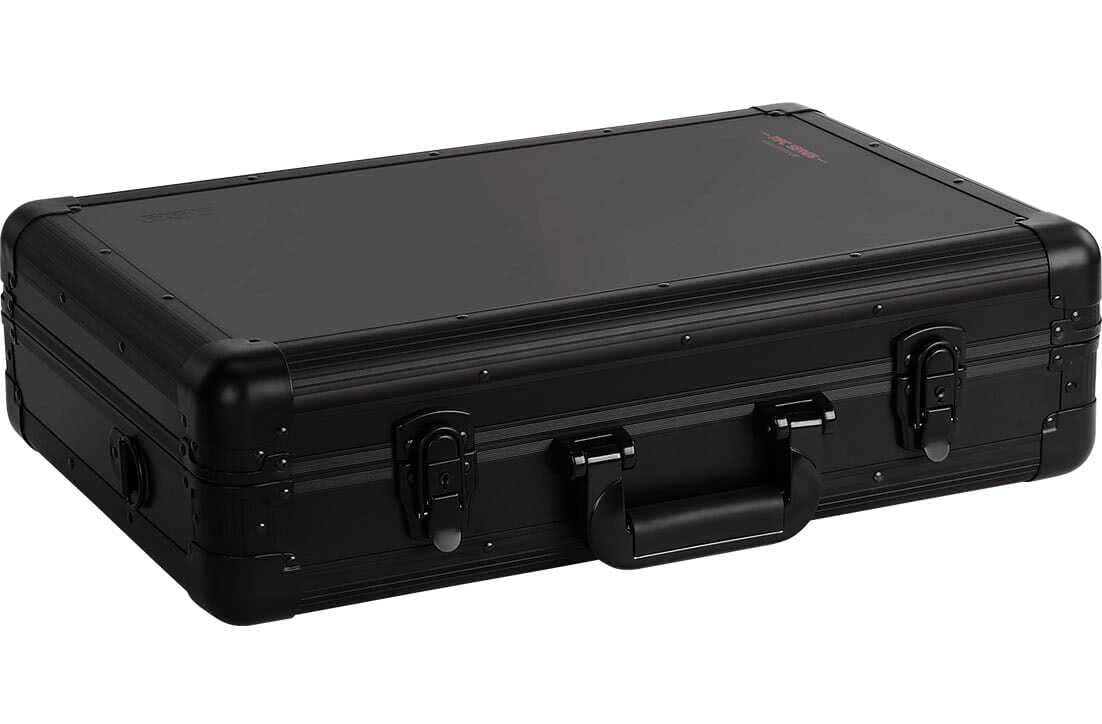 Zomo MFC-20 fekete DJ kontroller flightcase zárt állapotban, elölnézet