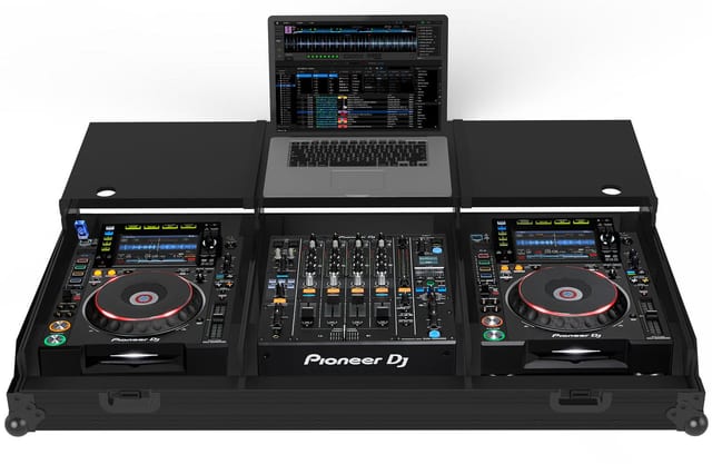 Fekete Zomo Flightcase Set 2900 MK2 Plus NSE zárt állapotban