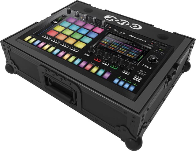 Zomo Flightcase Toraiz SP-16 NSE zárt állapotban, pillangózárakkal és gömbsarkokkal