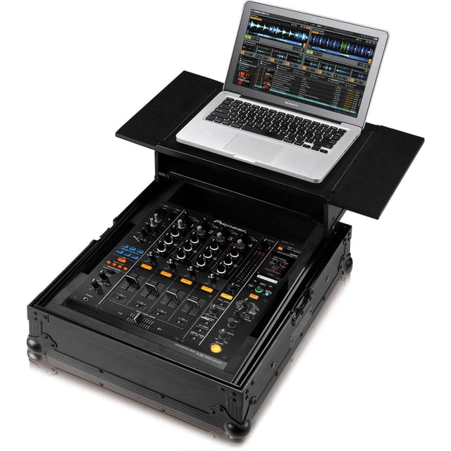 Zomo Flightcase PM-900 Plus NSE fekete flightcase zárt állapotban, elölnézet