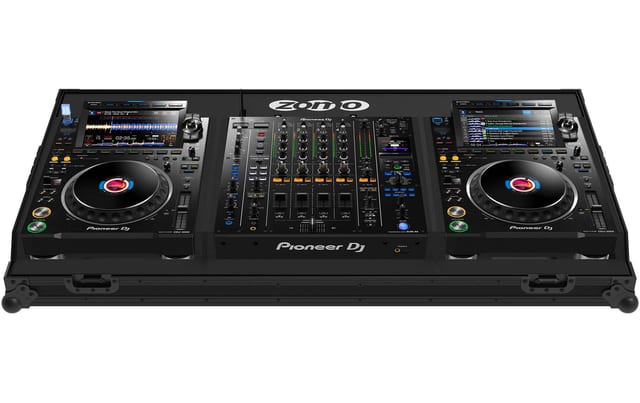 Zomo Flightcase Set-30A9 NSE fekete flightcase zárt állapotban, elölnézet