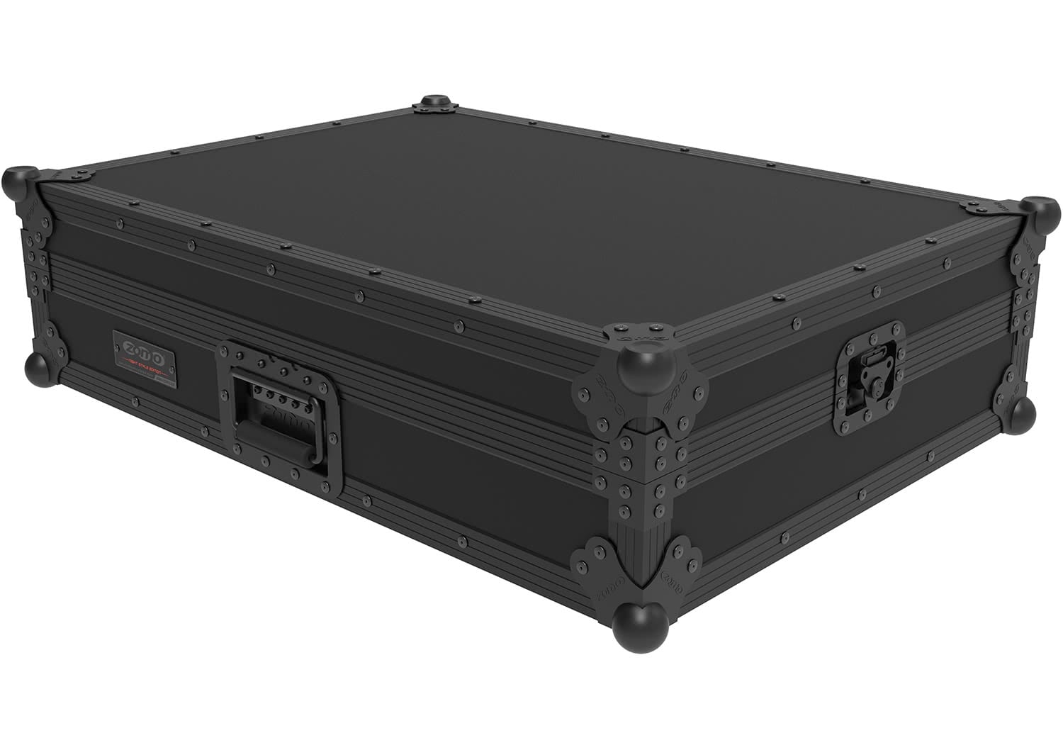 Zomo D-Prime 4 NSE flightcase ballcorner sarokvédő és pillangózár részlete