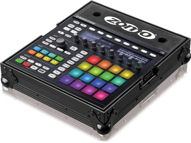 Zomo Flightcase N-Maschine NSE fekete flightcase zárt fedéllel, elölnézet
