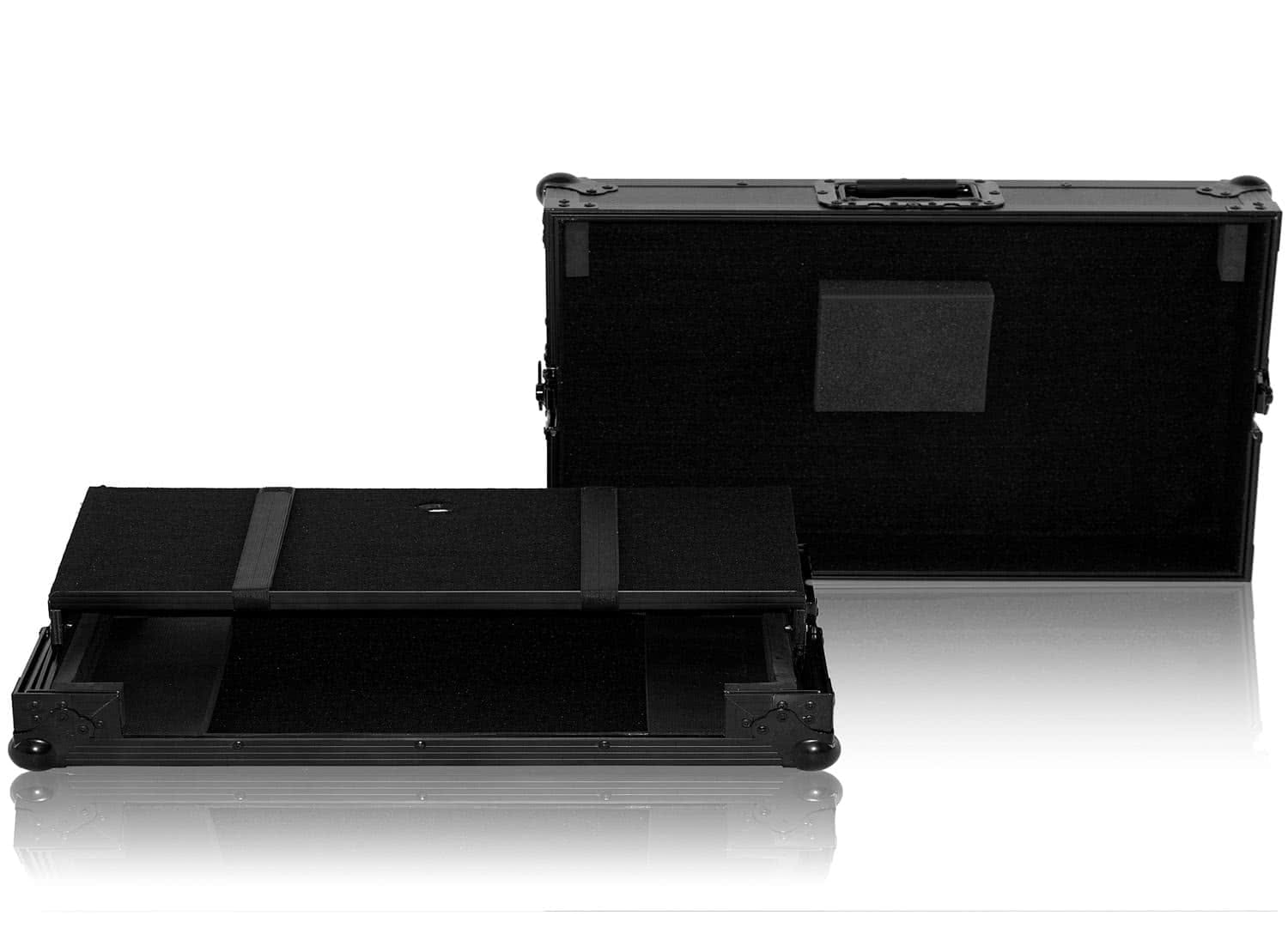 Zomo P-DDJ-RZ Plus NSE flightcase nyitva, habszivacs betéttel a kontrollernek