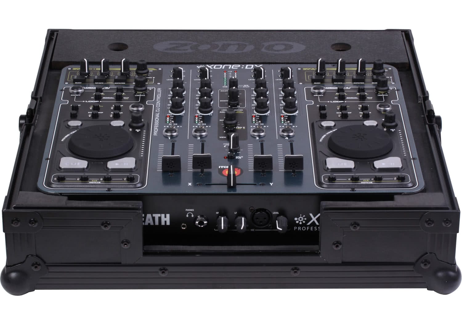 Zomo Xone DX NSE Flightcase pillangózárakkal és alumínium sarokvédőkkel