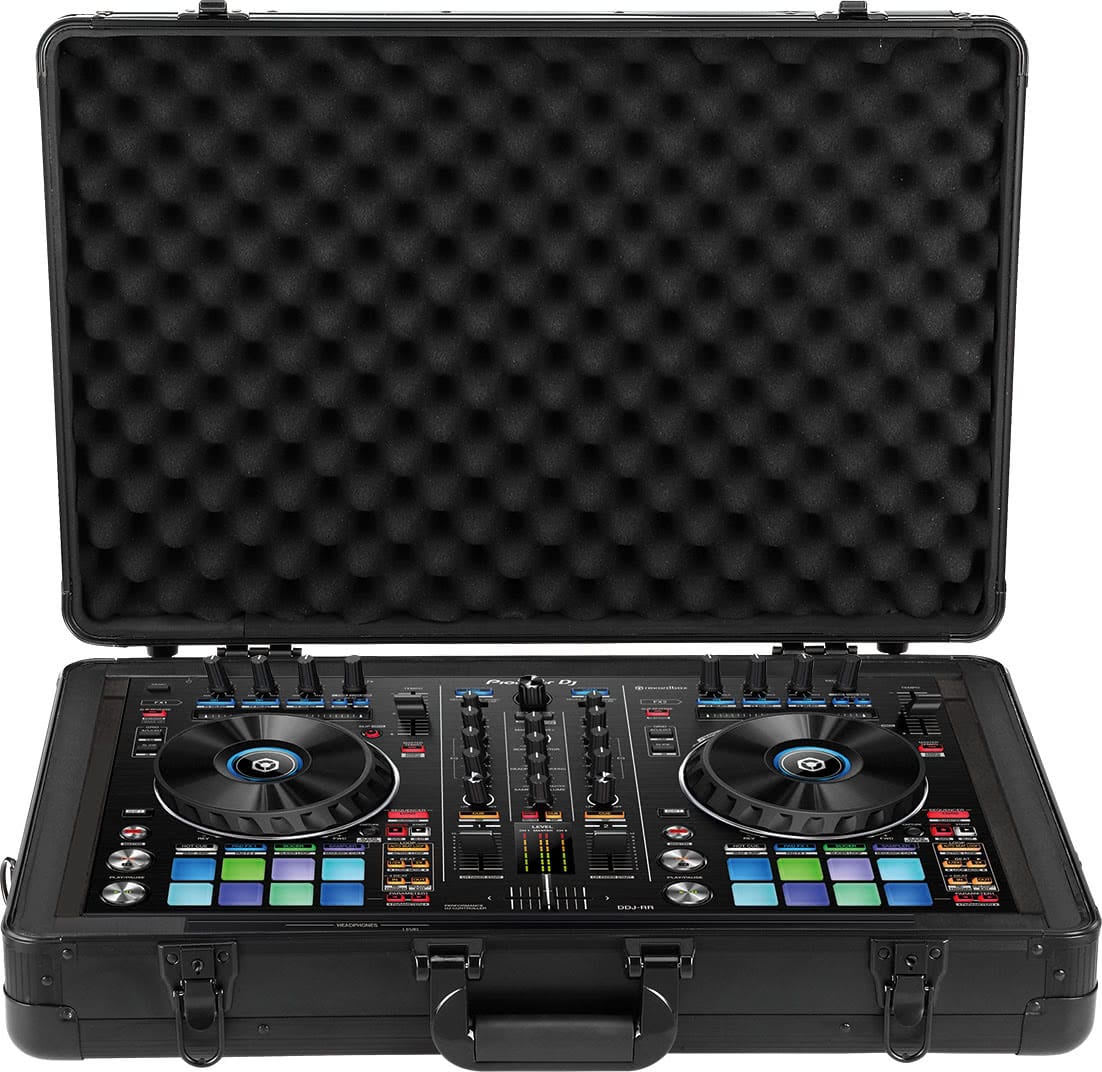 Zomo MFC-30 flightcase nyitott, belső habszivacs párnákkal