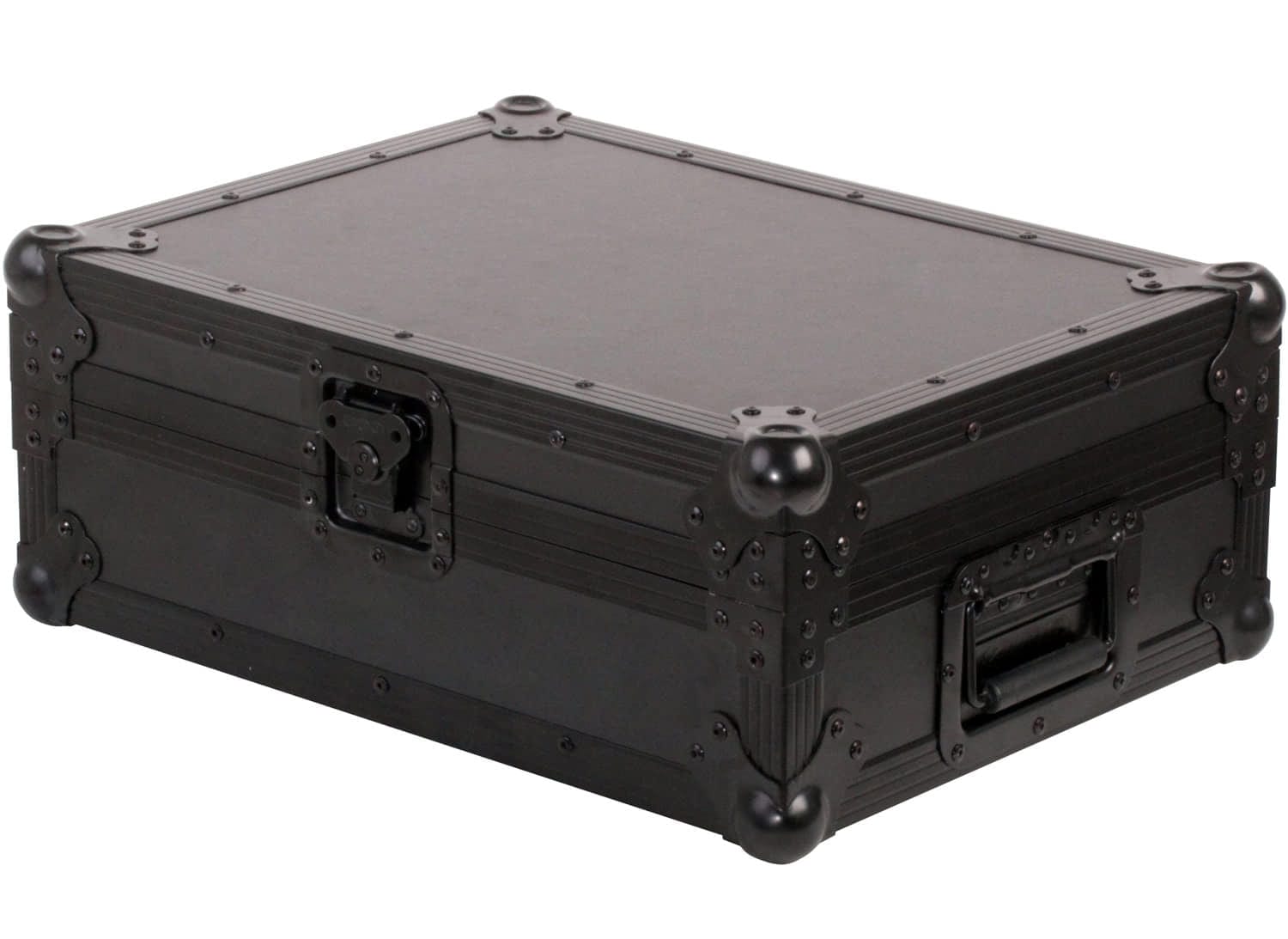 Zomo PM-900 NSE flightcase pillangózárai és fogantyúja közelről