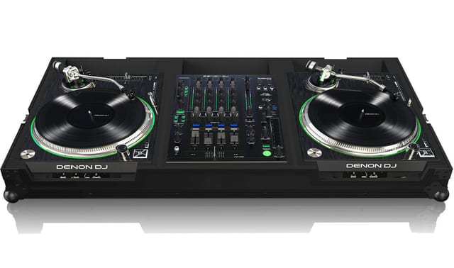 Zomo VLX-1800 NSE fekete Flightcase zárt állapotban, oldalnézet
