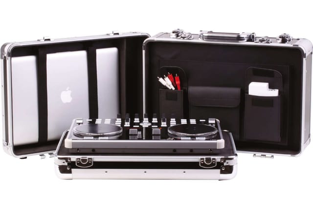 Zomo VC-2 XT fekete flightcase DJ kontrollerhez, elölnézet